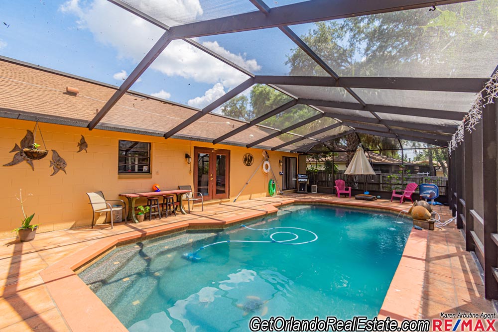 Pool Home for Sale in Deltona